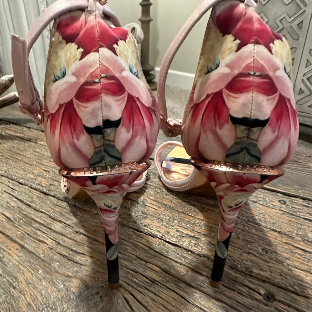 Ted Baker Floral Heels - Sz 40.5 - Picture 4 of 7